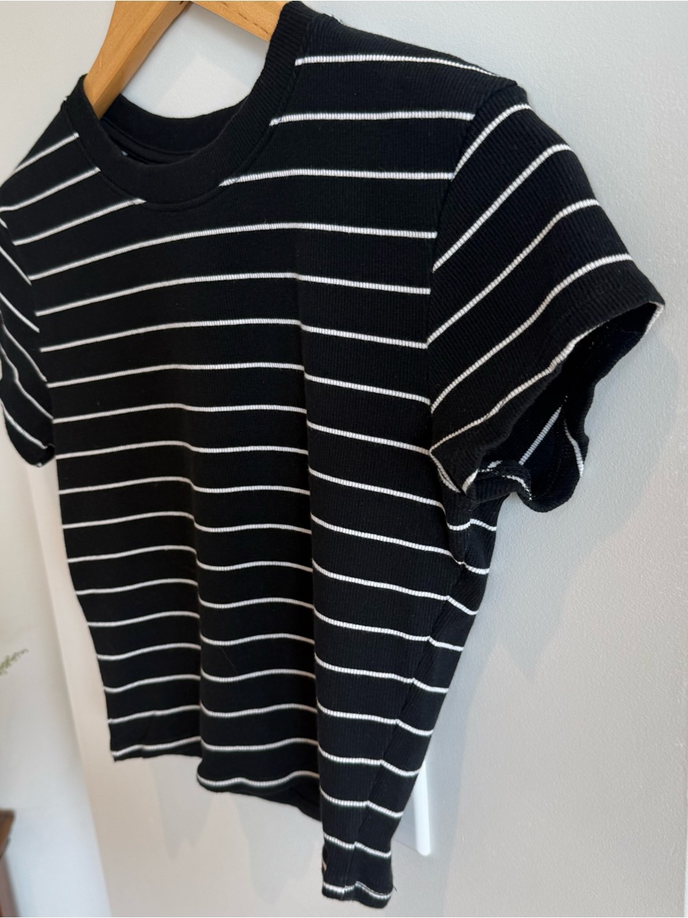 Brunette The Label ribbed T, S/M - Picture 3 of 10